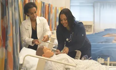 Accelerated BSN Student Learning in Labs with Instructor